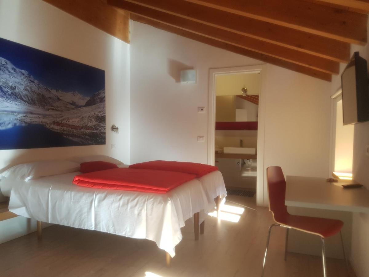 Le Stanze Del Trenino Rosso Bed & Breakfast Tirano Dış mekan fotoğraf